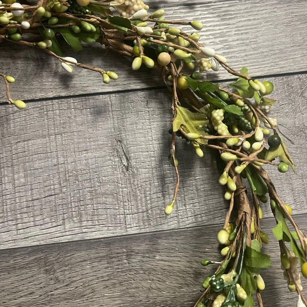 Green and Cream Holiday Wreath
